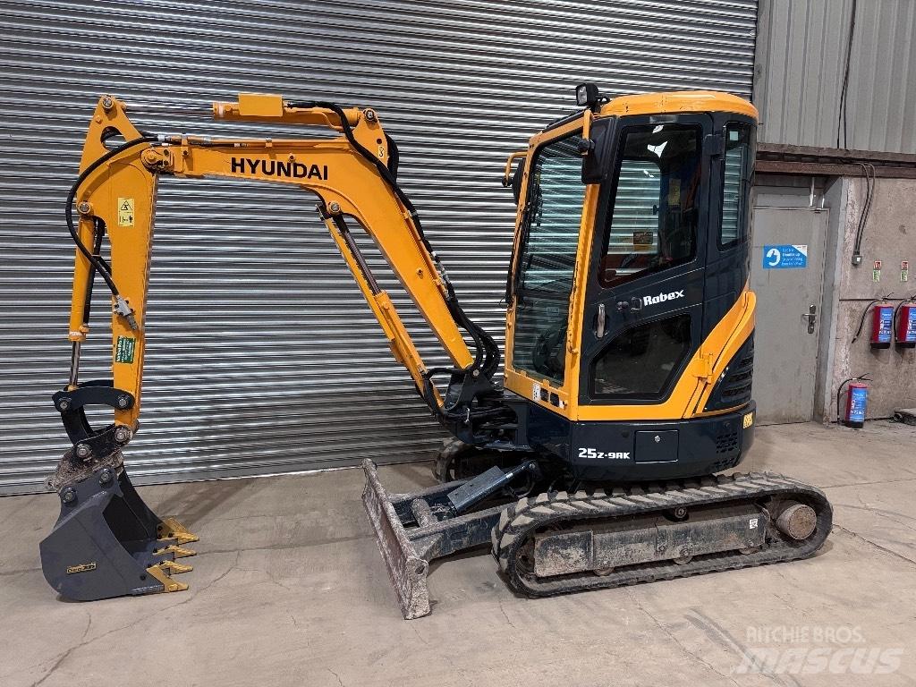 Hyundai R25Z-9 AK Minigravemaskiner