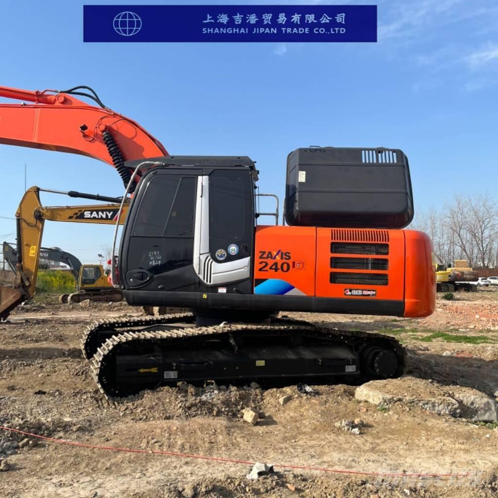 Hitachi ZX 240 Gravemaskiner på larvebånd