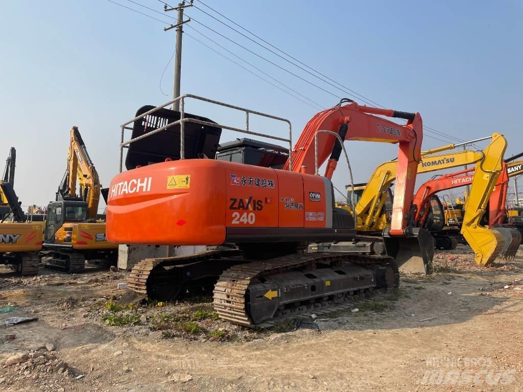 Hitachi ZX 240 Gravemaskiner på larvebånd