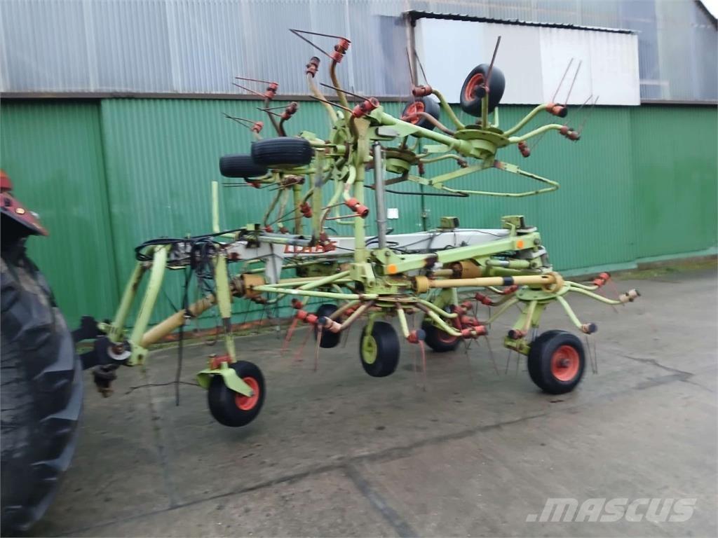 CLAAS Volto 1050 River og høvendere