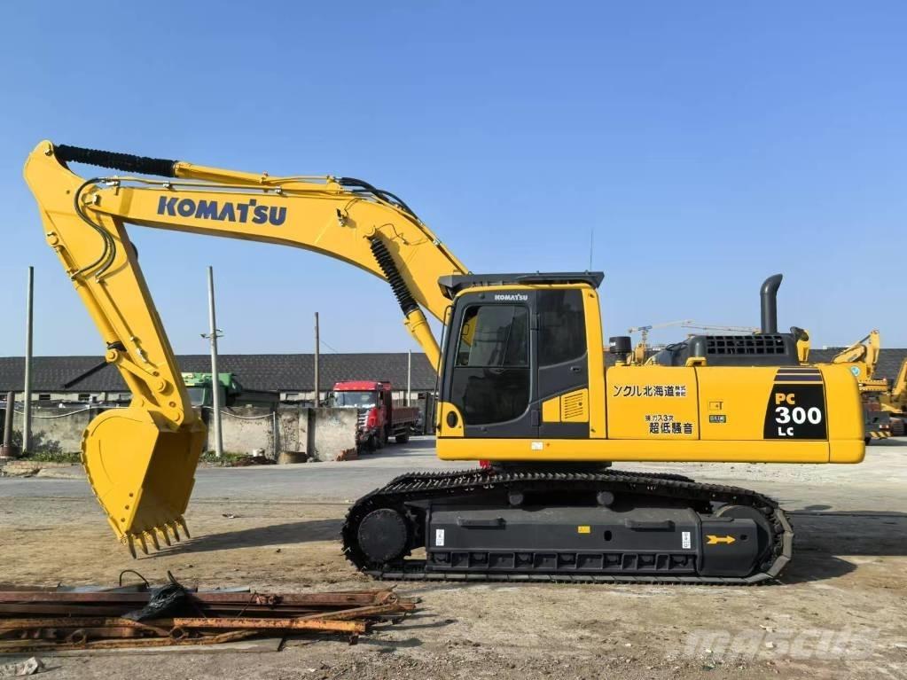 Komatsu PC 300-8 Gravemaskiner på larvebånd