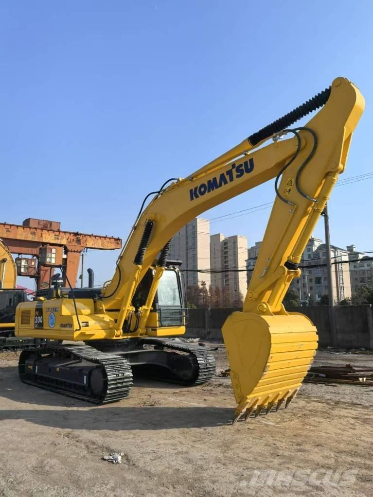 Komatsu PC 300-8 Gravemaskiner på larvebånd