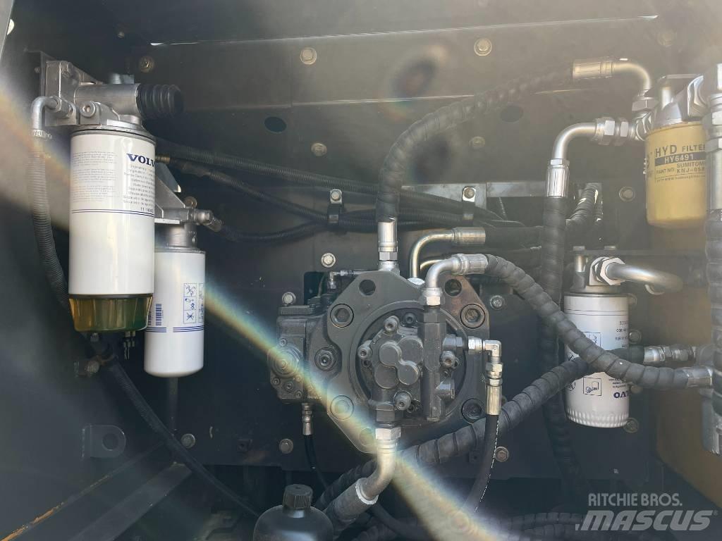 Volvo 210 Gravemaskiner på larvebånd