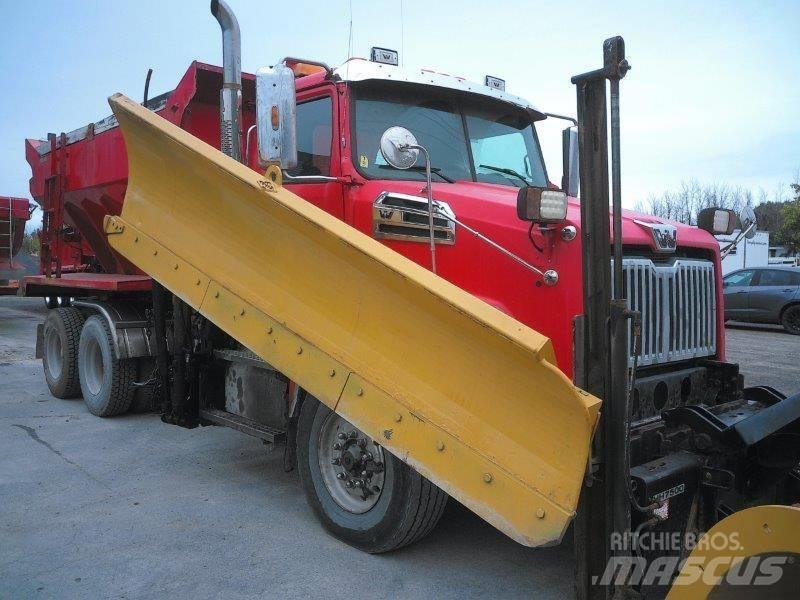 Western Star 4700 SB Sneskovle og -plove