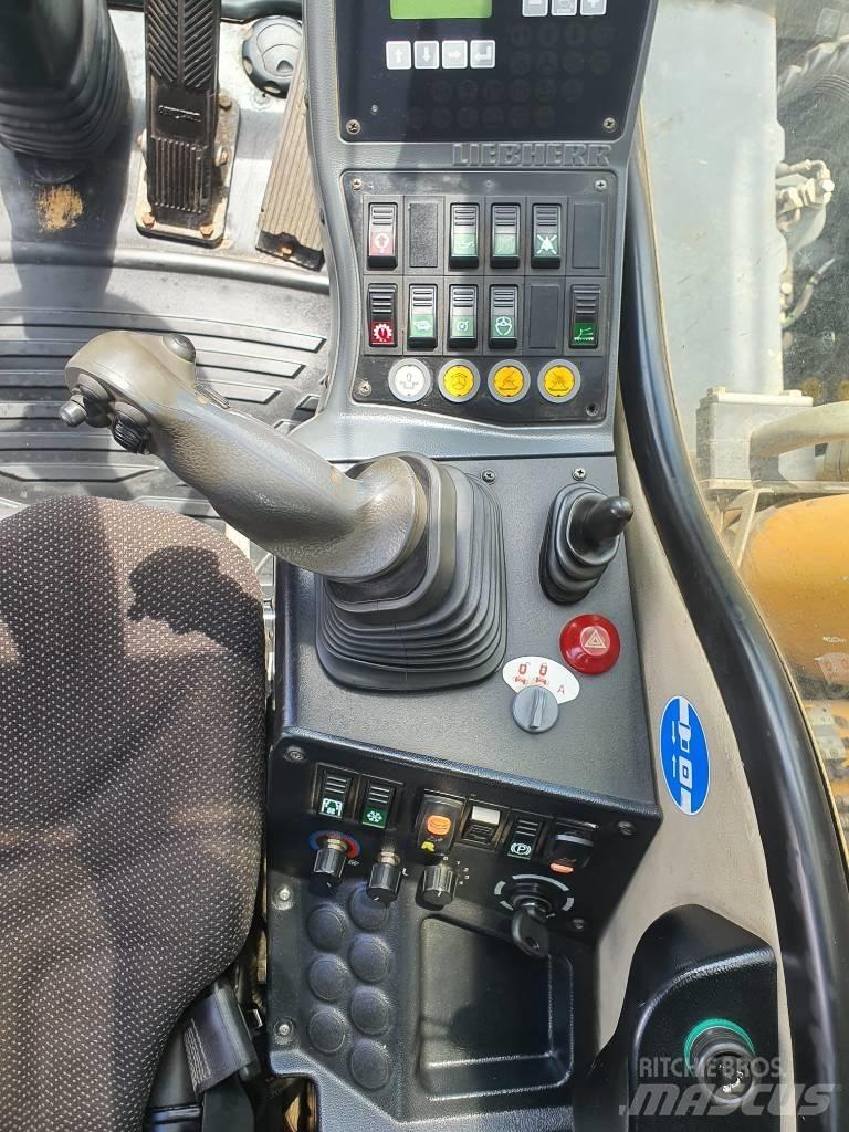 Liebherr A314 Gravemaskiner på hjul