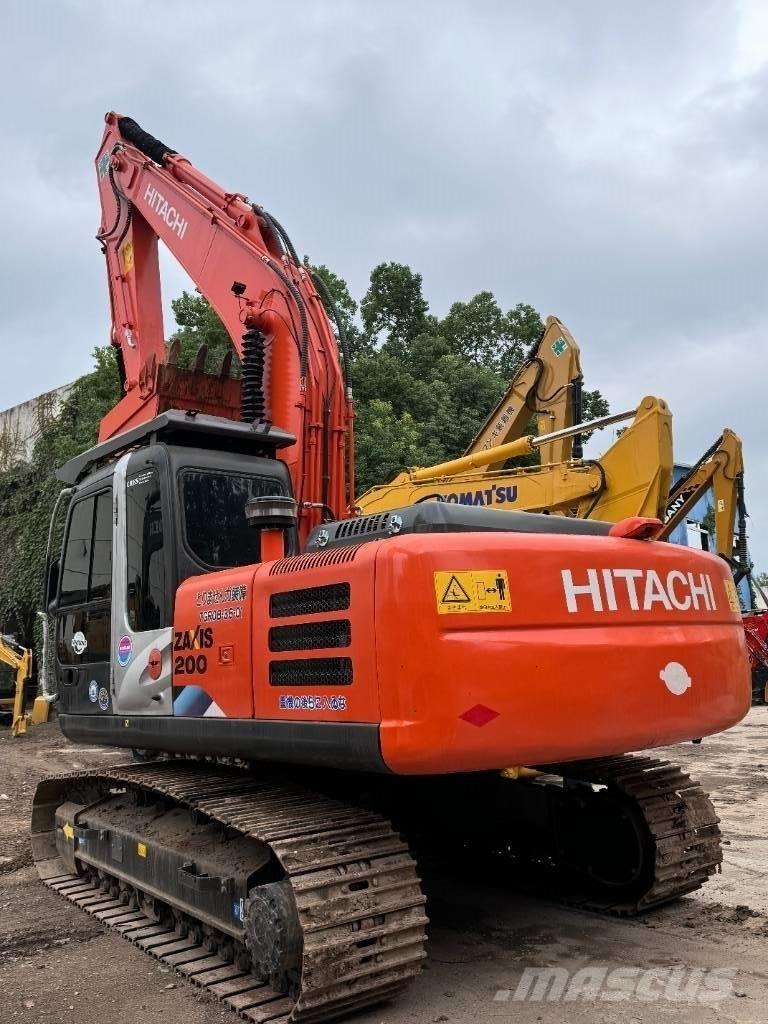 Hitachi ZX 200 Gravemaskiner på larvebånd