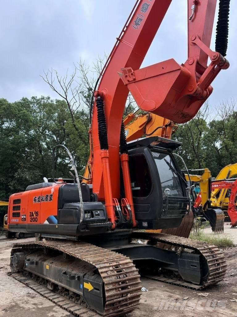 Hitachi ZX 200 Gravemaskiner på larvebånd