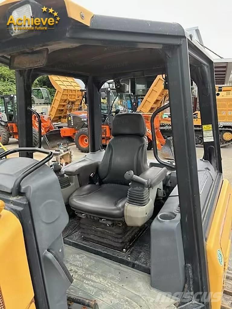 CAT D 3 K 2 Bulldozer på larvebånd