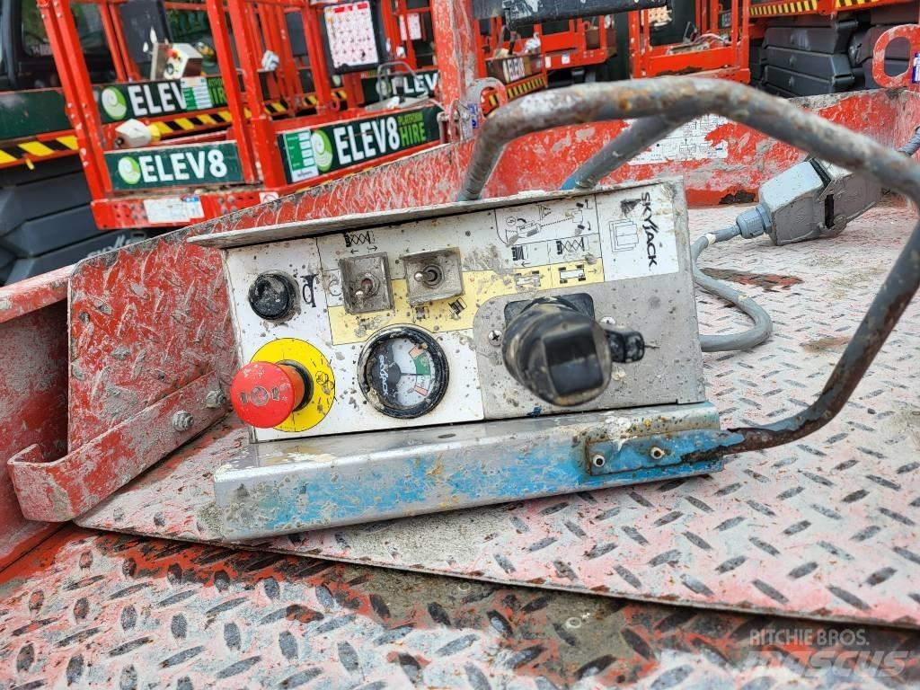 SkyJack 32/19 Saxlifte