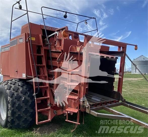 Case IH 8580 Pressere til firkantede baller
