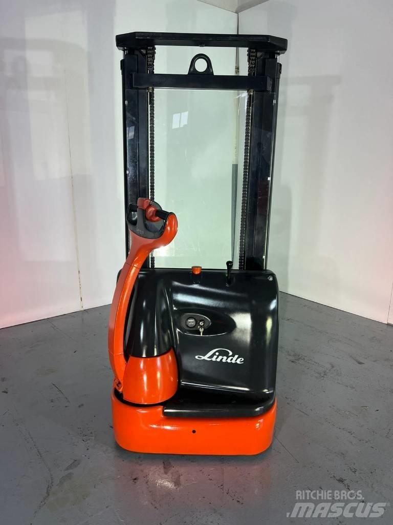 Linde L10 Gaffelstabler med gående fører