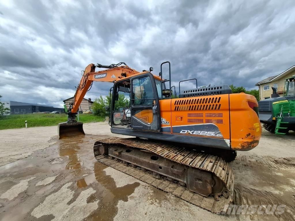 Doosan DX 225 LC-5 Gravemaskiner på larvebånd