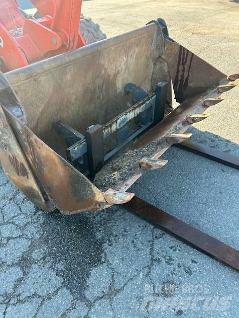Kubota R 082 Læssemaskiner på hjul