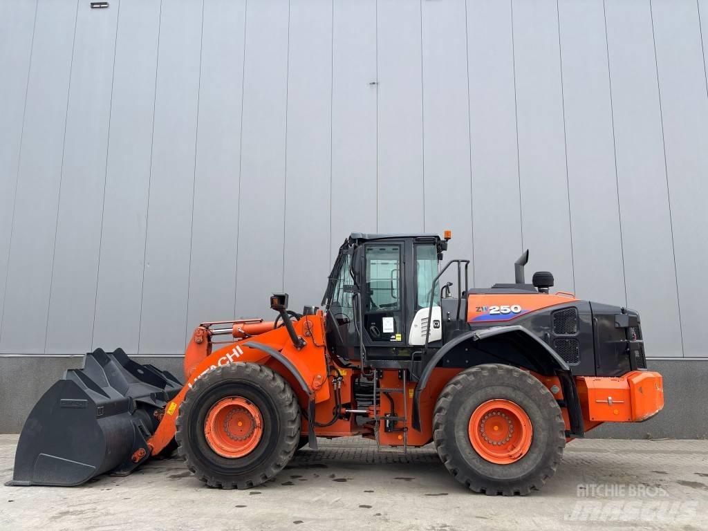Hitachi ZW 250-6 Læssemaskiner på hjul