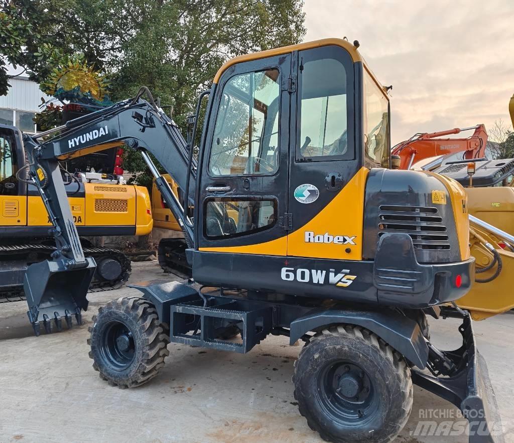 Hyundai R 60 W Gravemaskiner på hjul