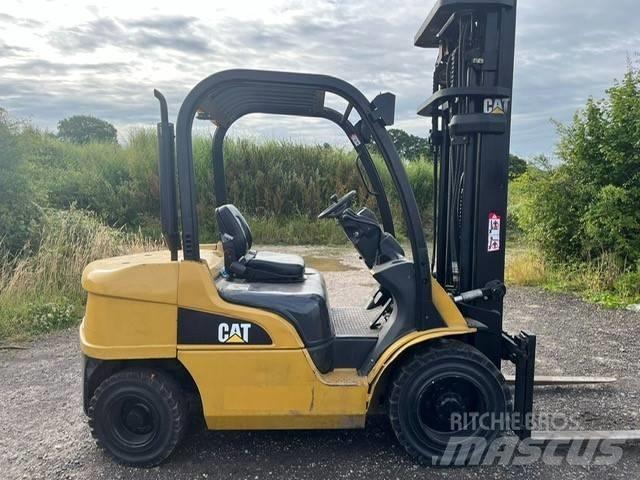 CAT DP 30 N Diesel gaffeltrucks