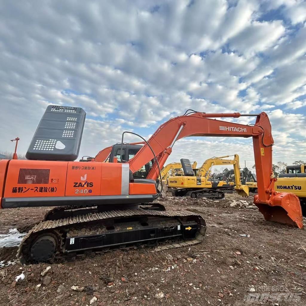 Hitachi ZX 240 Gravemaskiner på larvebånd