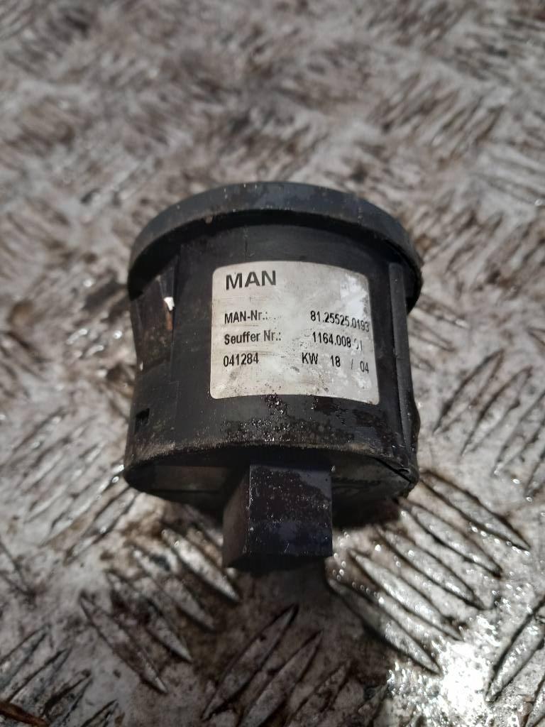 MAN TGA  81255250193 Kabiner og interiør