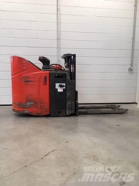 Linde D12HPSP/133 Selvkørende stablere