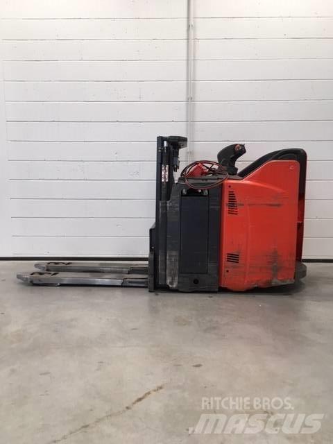 Linde D12HPSP/133 Selvkørende stablere