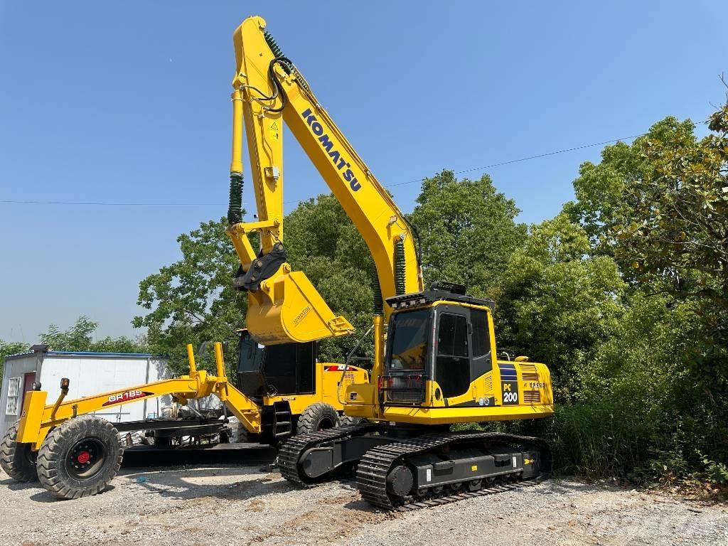 Komatsu PC200-8 Gravemaskiner på larvebånd