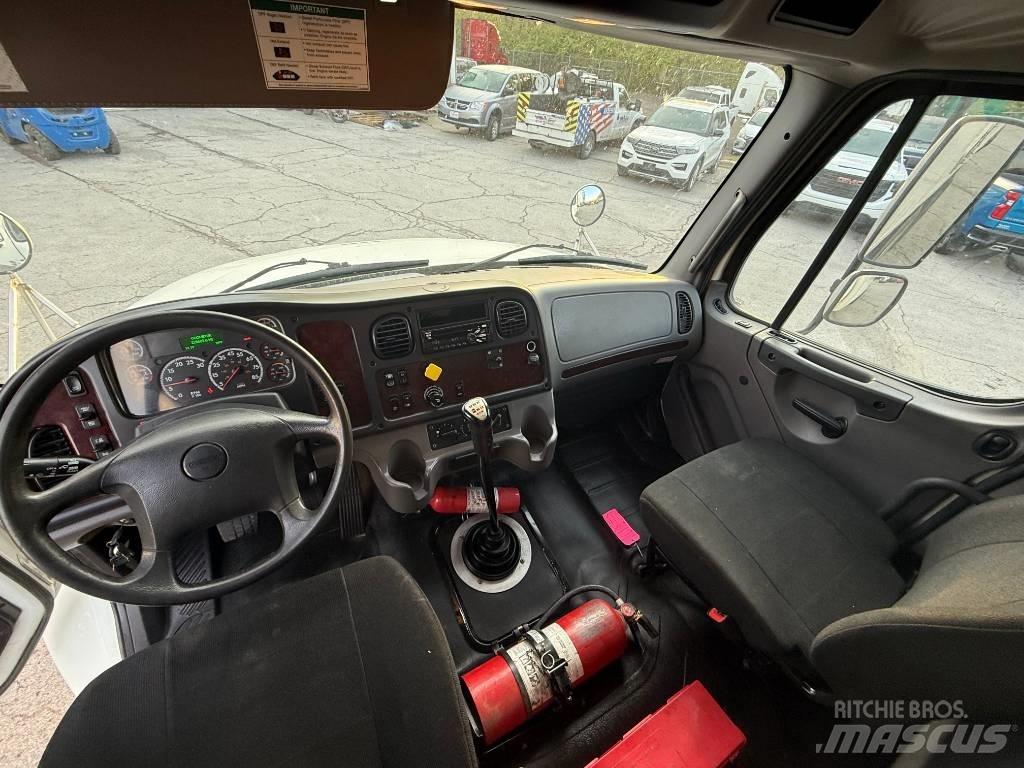 Freightliner M 106 Fast kasse