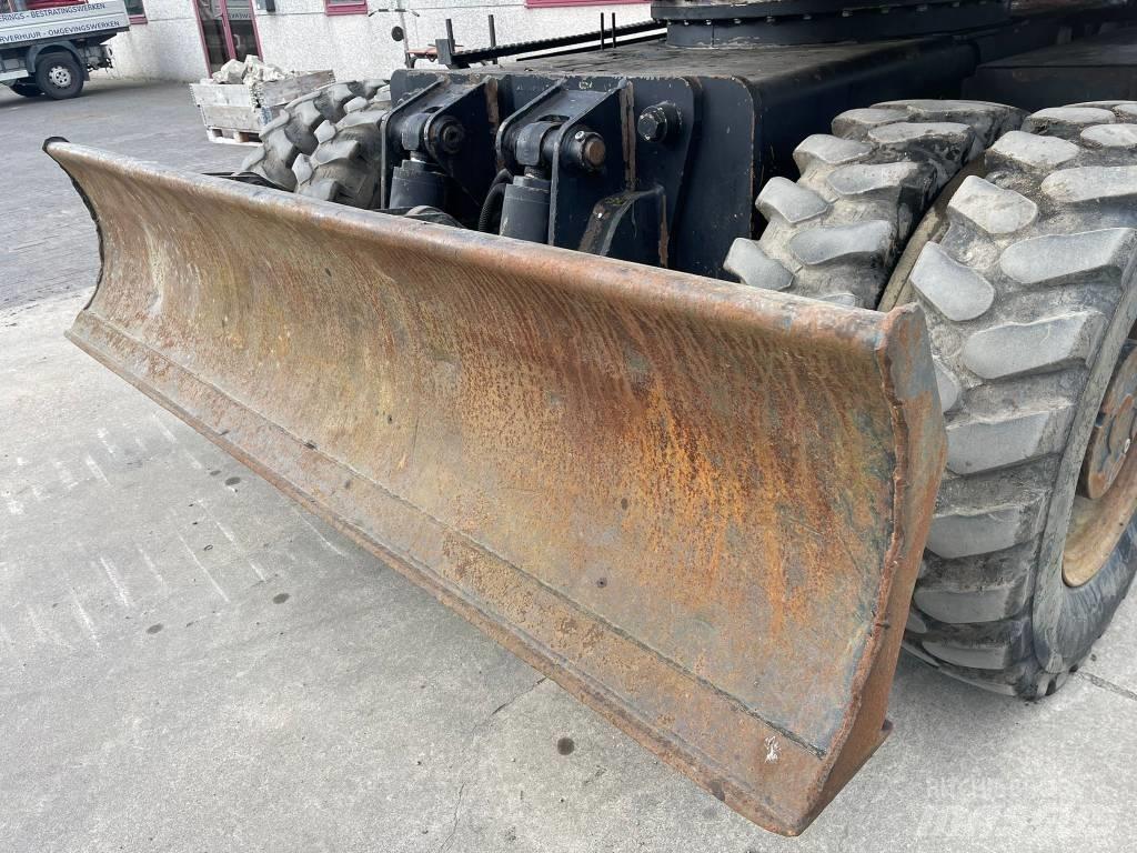 JCB JS 145 W Gravemaskiner på hjul