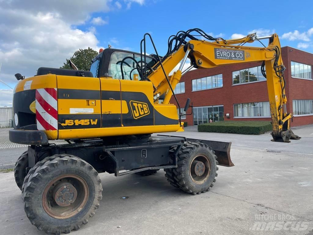 JCB JS 145 W Gravemaskiner på hjul