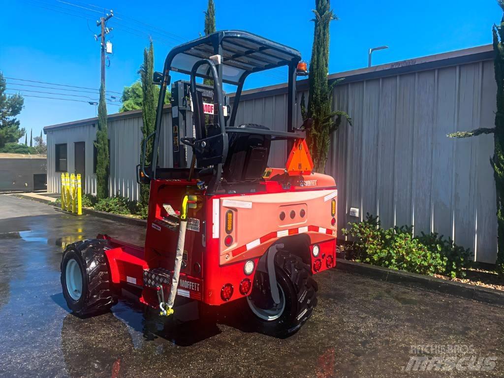 Moffett M55 Medbringertruck