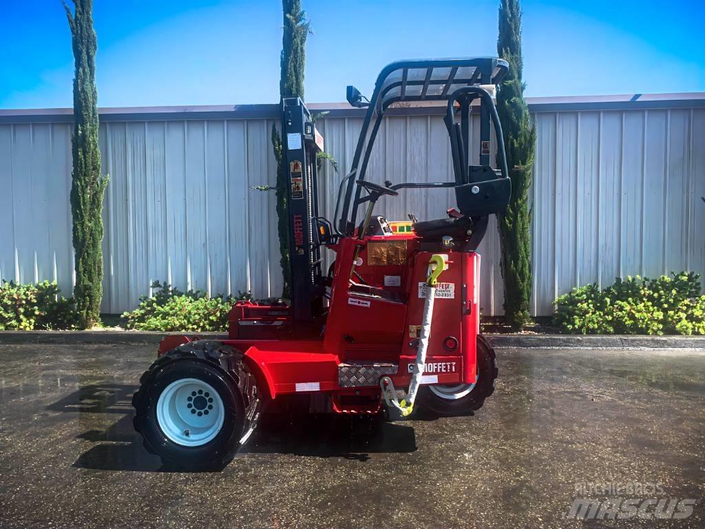 Moffett M55 Medbringertruck