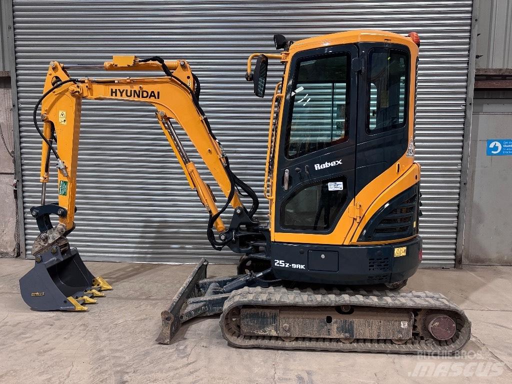 Hyundai R25Z-9 AK Minigravemaskiner