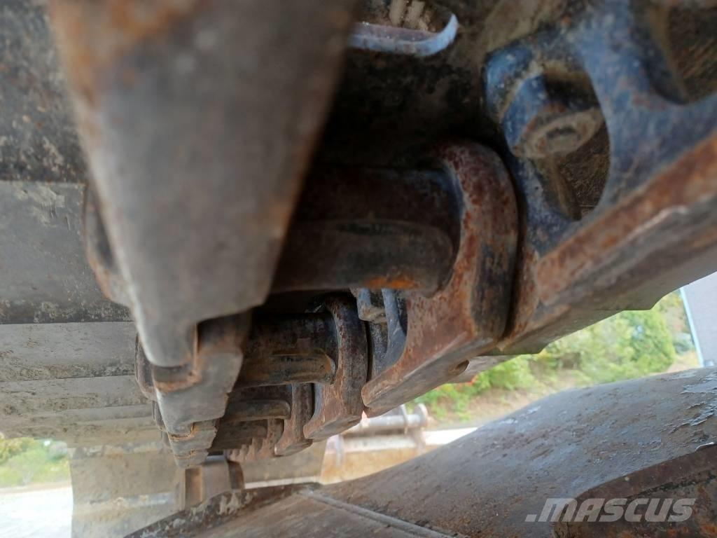 Hitachi ZX 135 US-6 Gravemaskiner på larvebånd