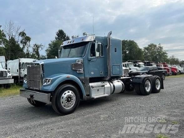 Freightliner 122SD Trækkere