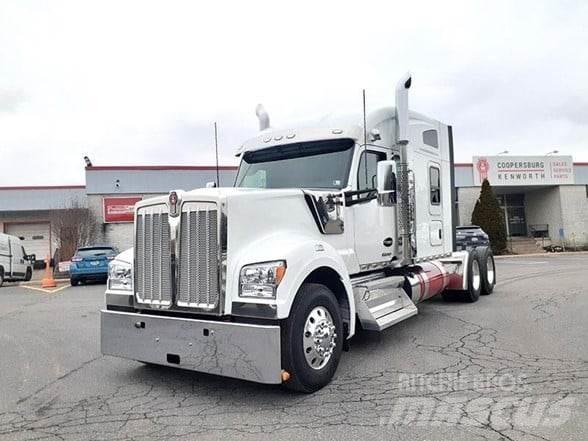 Kenworth W990 Trækkere