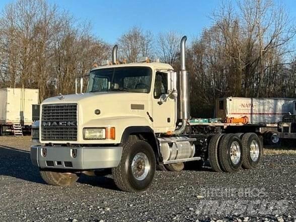 Mack CL733 Trækkere