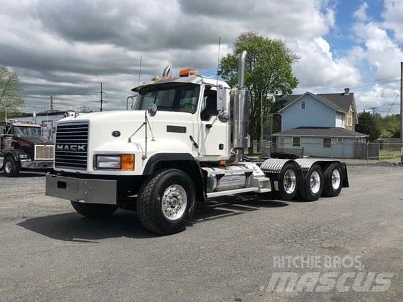 Mack CL733 Trækkere