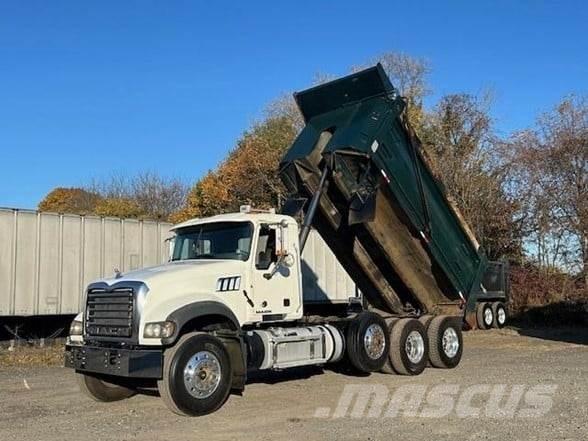 Mack GRANITE GU713 Lastbiler med tip