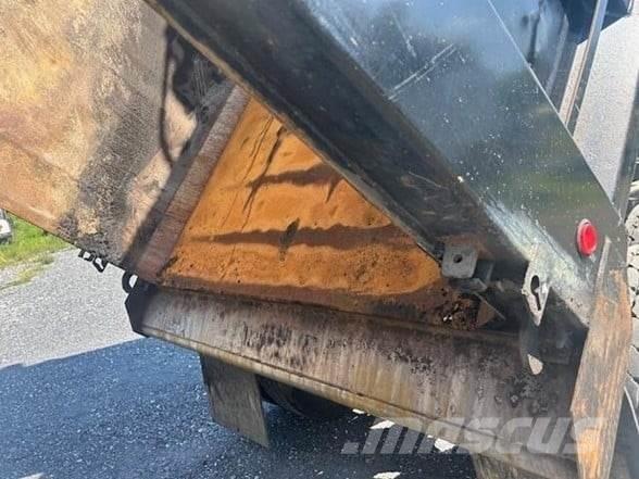 Mack GRANITE GU713 Lastbiler med tip