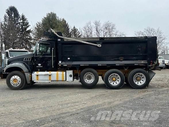 Mack GRANITE GU713 Lastbiler med tip
