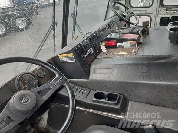 Mack LEU613 Renovationslastbiler