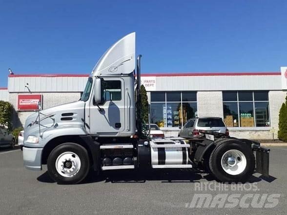 Mack PINNACLE CXU612 Trækkere
