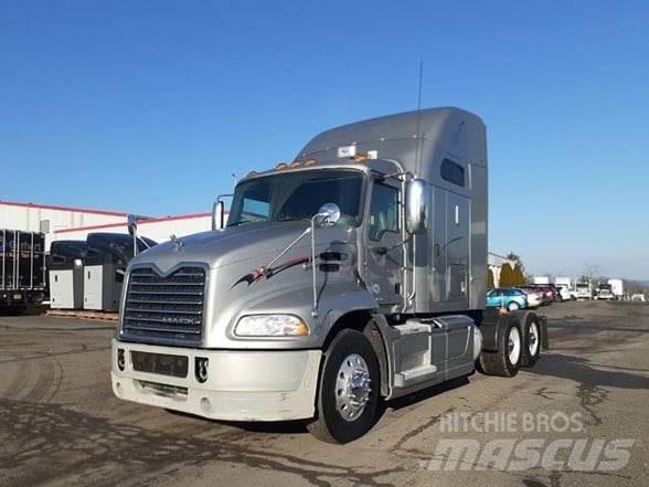 Mack PINNACLE CXU613 Trækkere