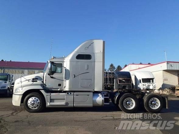 Mack PINNACLE CXU613 Trækkere