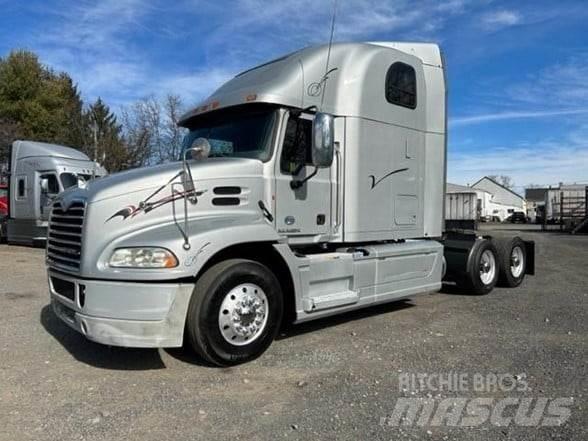 Mack PINNACLE CXU613 Trækkere