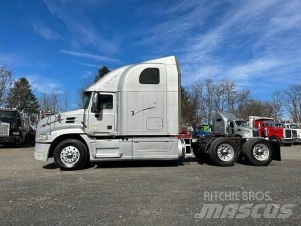 Mack PINNACLE CXU613 Trækkere