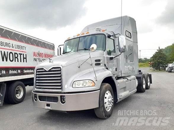 Mack PINNACLE CXU613 Trækkere