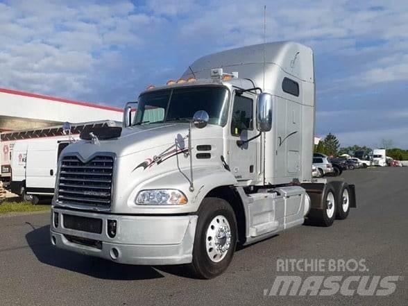 Mack PINNACLE CXU613 Trækkere