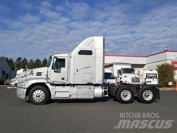 Mack PINNACLE CXU613 Trækkere