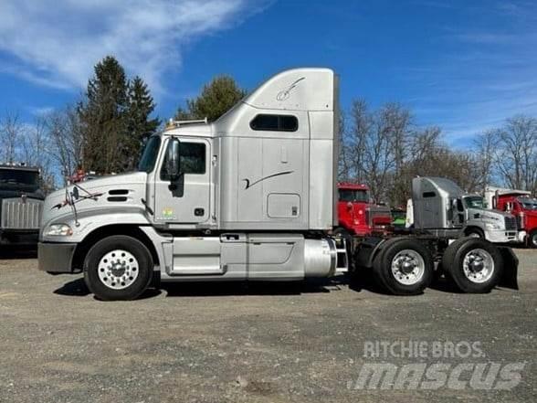 Mack PINNACLE CXU613 Trækkere