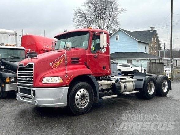 Mack PINNACLE CXU613 Trækkere